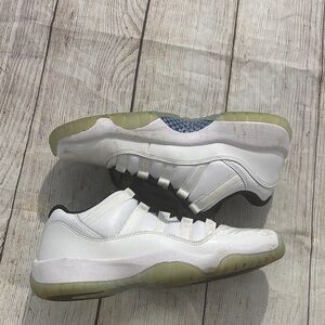 Jordan retros size 6Y